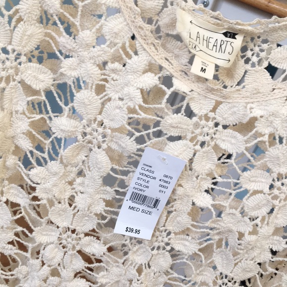 Ivory Pacsun shirt - Picture 2 of 4